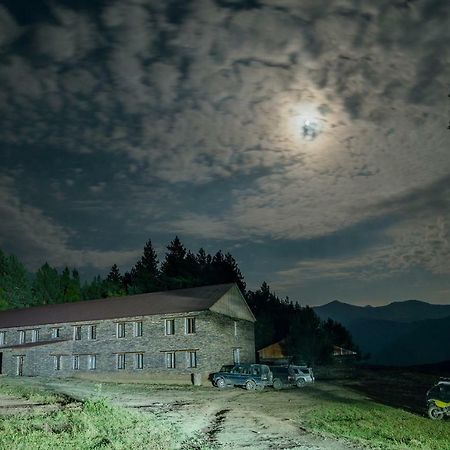 Hotel Complex Nabadi Omalo エクステリア 写真