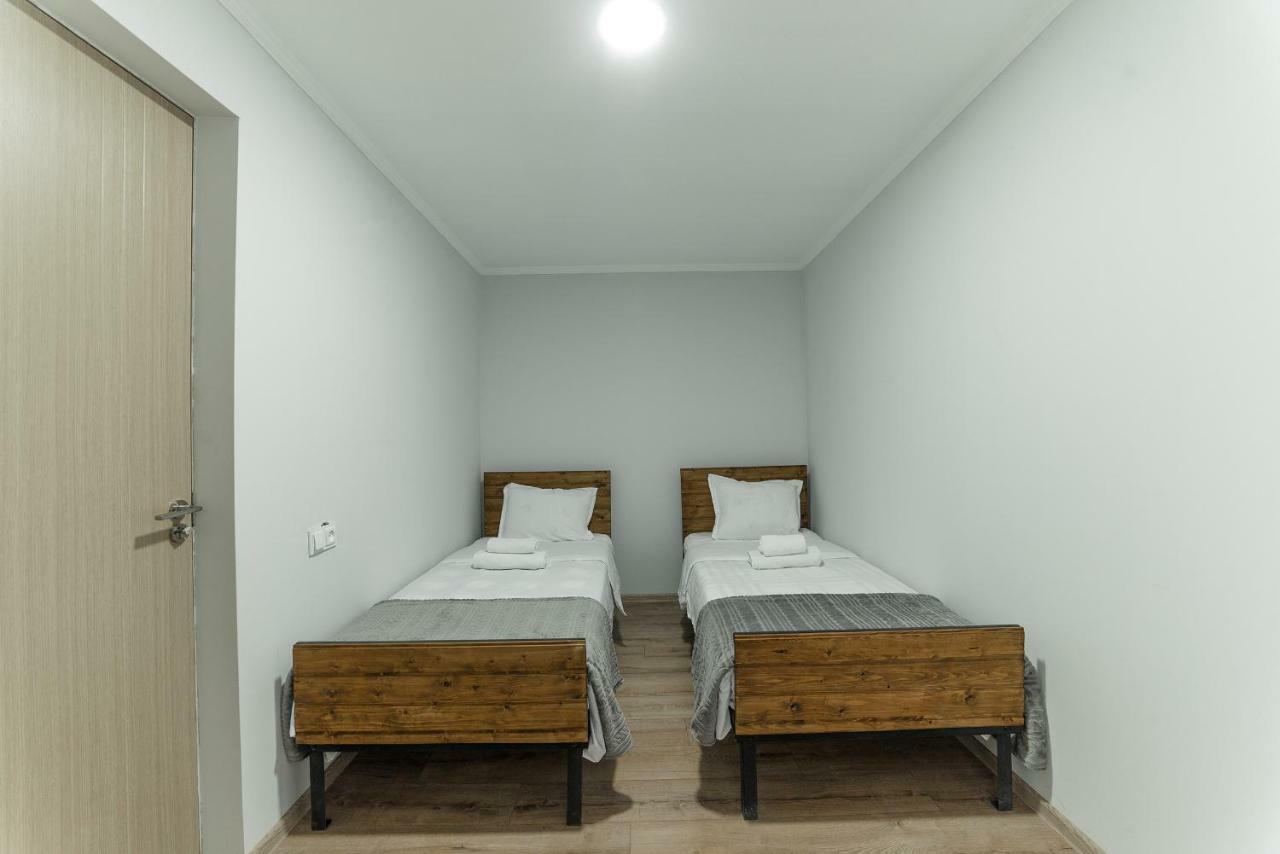 Hotel Complex Nabadi Omalo エクステリア 写真